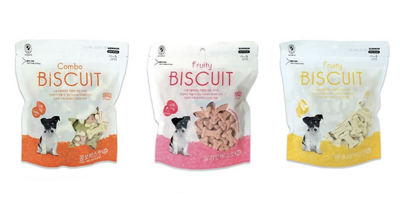 Bow Wow Fruity / Combo Biscuits are not just healthy, but also incredibly tasty! This treat is high in Vitamin C, calcium, and twenty-three other vitamin-mineral composites that will enhance your dog's skin elasticity and coat. 